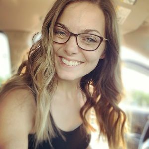 Meet your Posher, Desiree